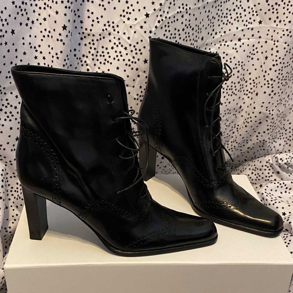 Vintage Ann Taylor Black Lace-Up Ankle Boots